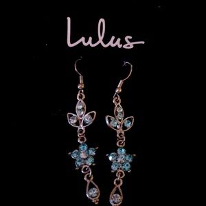 Blue dangly earrings. Never worn. Brand new